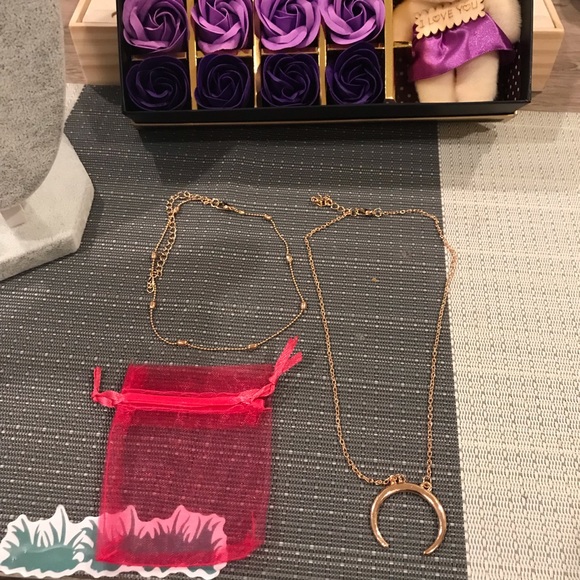 New Necklace - Picture 3 of 3